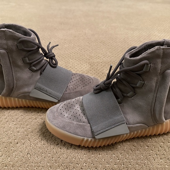 Yeezy 750s Grey - Picture 5 of 5